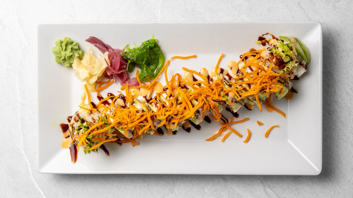 Tempura Roll – Garnering: Avokado, teriyakisås, chilimajo och friterad sötp...