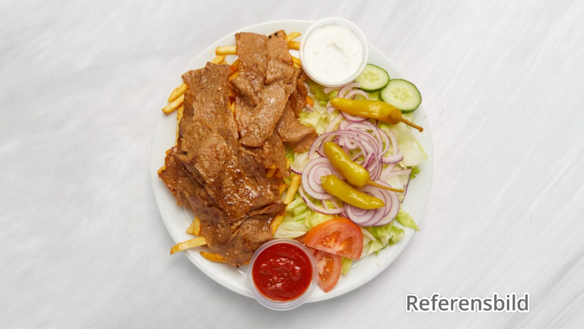 Kebabtallrik Barnmeny – Kebabkött, pommes frites, isbergssallad, tomat, gurka, lök,...