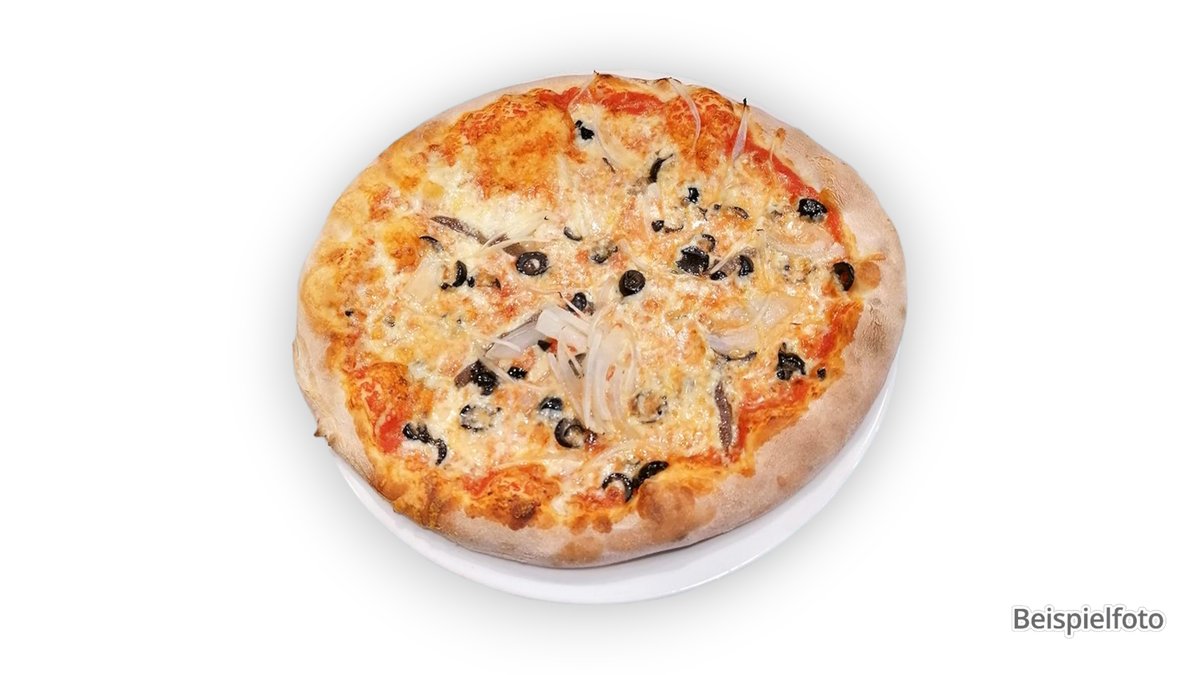 Pizza Napolitana – with anchovies and olives