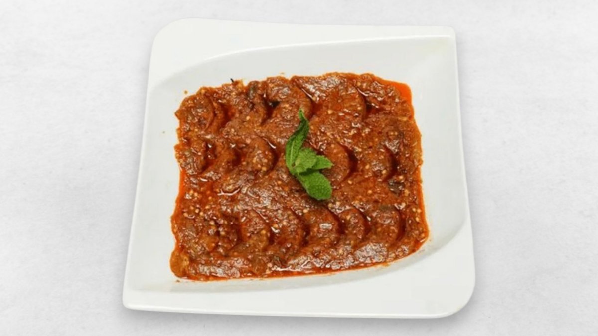 Mirza Ghasemi – Grilled eggplant, tomatoes, garlic, egg