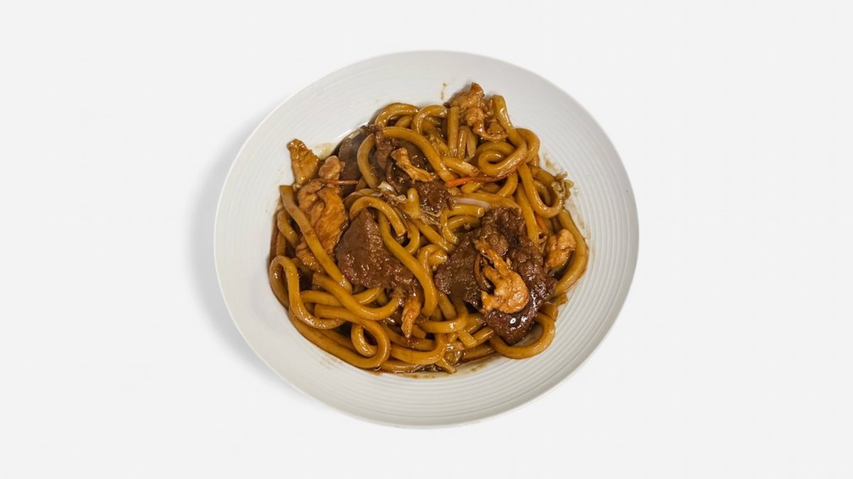 107.Wasabi Special Stir Fried Udon Noodles – With vegetables, beef and chicken