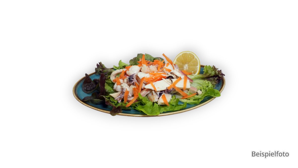 Insalata Frutti di Mare – mixed salad with seafood, garlic and onions
