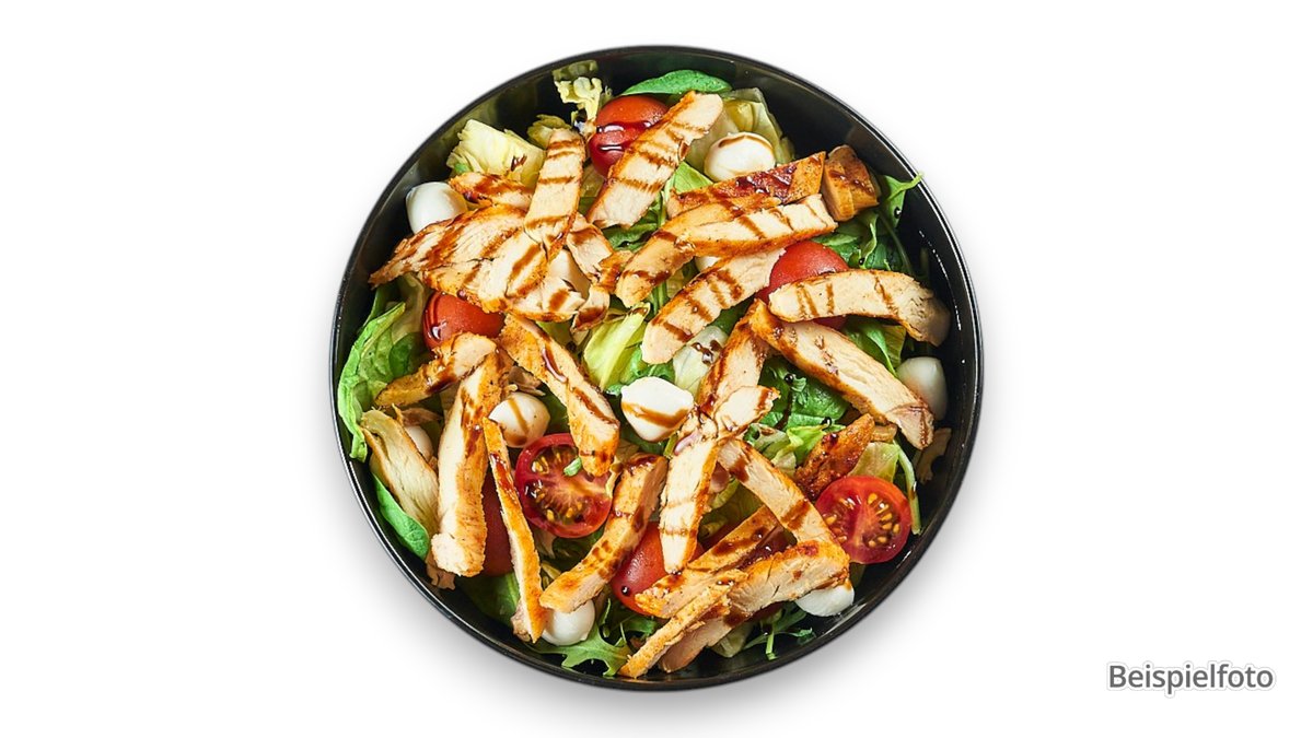 135. Chicken Salad – with chicken breast fillet, red onions, corn, bell pepper an...