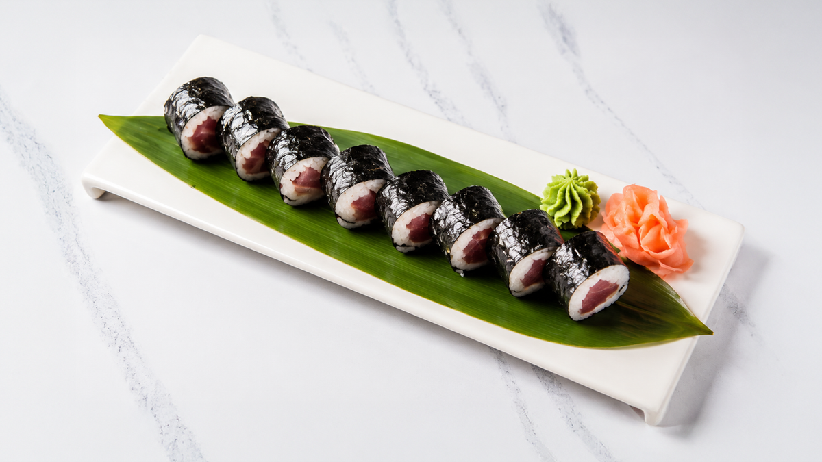 Hosomaki Tuna – Tuna, rice, nori