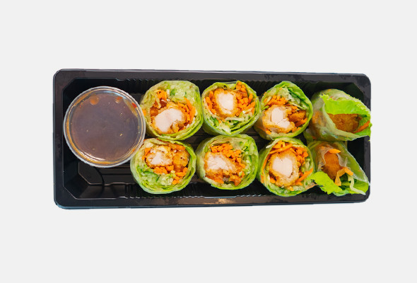 1. KYLLING SOMMERRULL – Fritert kylling, salat, agurk, gulrot, purre og hoisin saus...