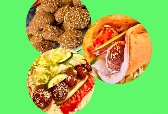 31. Falafel i pita – Humos, salat, agurk, tomat, løk, og rømmedressing