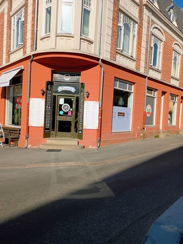 Tiramisu Cafe & Restaurant