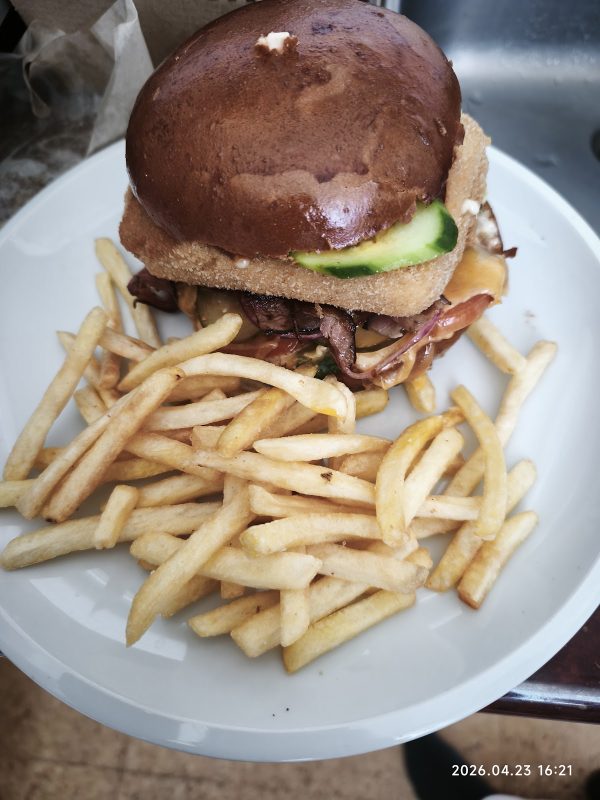Papalo Burger