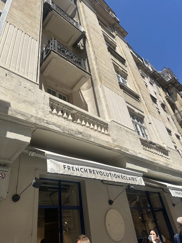French Revolution - Piața Victoriei