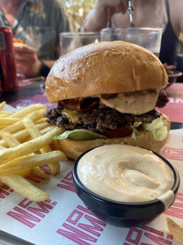 Nom smash burgers